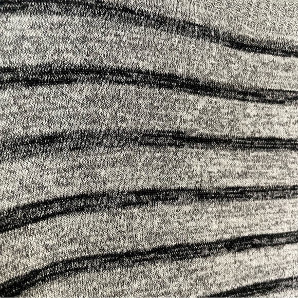 EUC Rag & bone Lightweight Striped Gray Black Crewneck Long Sleeve Sweater XS - Picture 8 of 8